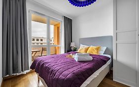 Wola Tower - 60M2, Balcony With City View, Parks Nearby - By Rentujemy